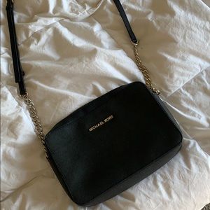 Michael kors black and gold chain crossbody bag!